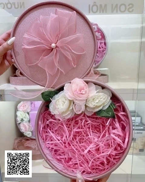Hộp Hoa Đựng Nước Hoa ( Chưa Bao Gồm Nước Hoa  )