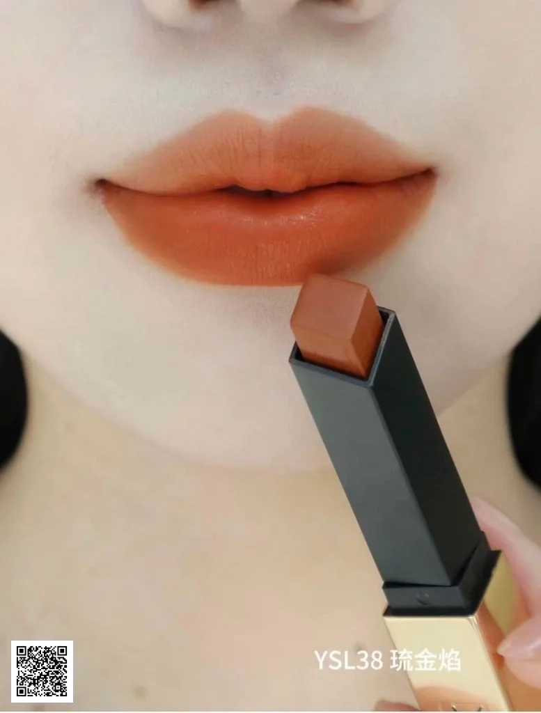 Son YSL The Slim 38 Flaming Rouge